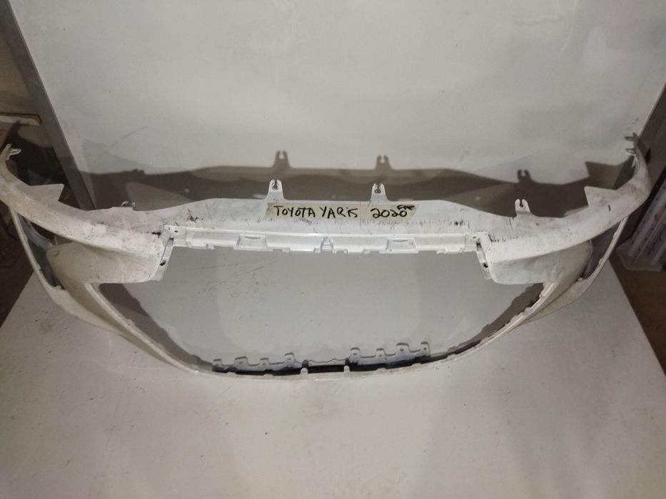 Parachoque Toyota Yaris frente 2020