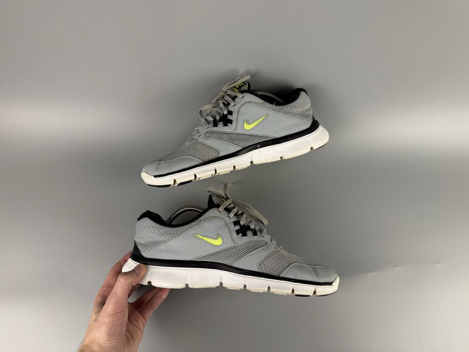 Розмір 44 28 см Чоловічі кросівки для бігу Nike Flex Experience