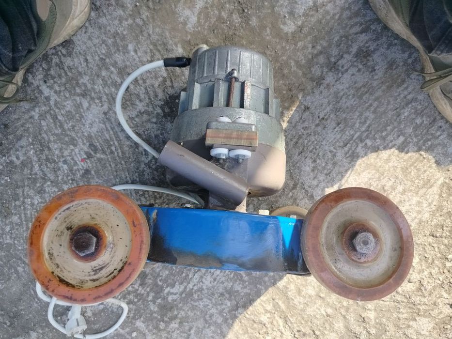 Malutka solidna kosiarka elektryczna