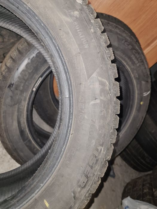 Продам зимние шины Bridgestone 185/60 R-15 бу