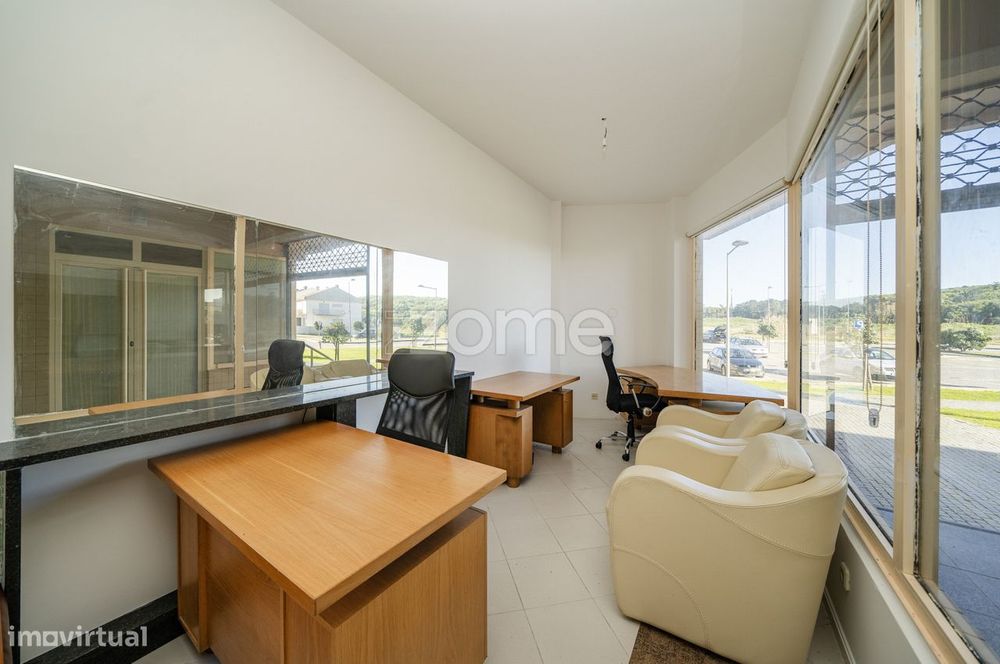 Loja com 18,90m2 junto a praia Amorosa em Chafé, Viana Castelo.