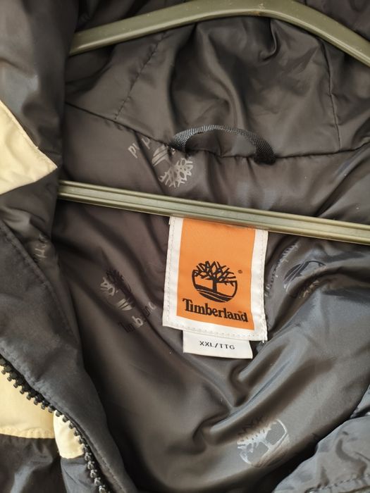 Kispo de cor beje e preto da marca Timberland