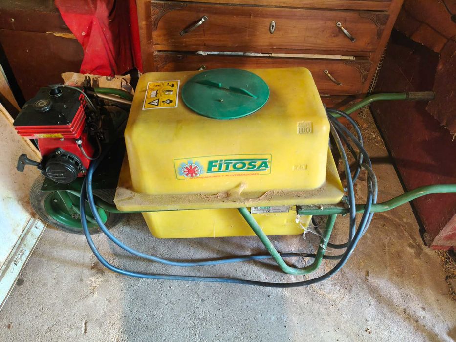 Pulverizador  com motor