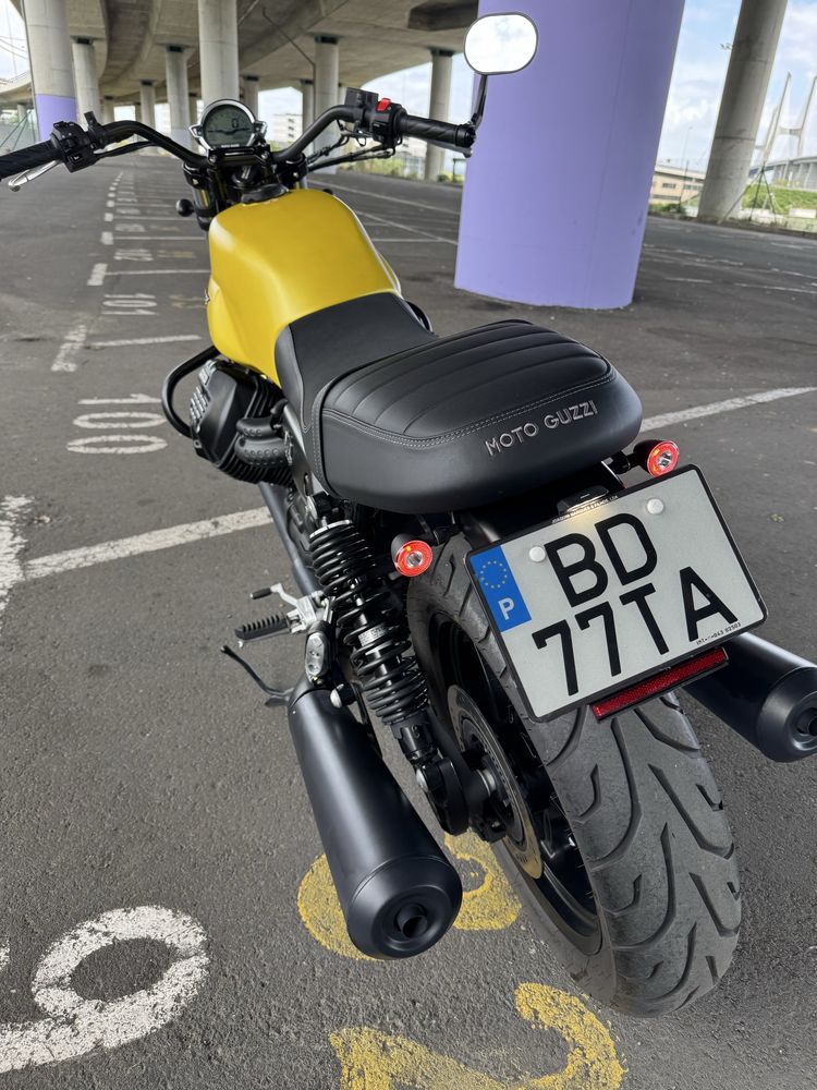 Moto Guzzi V7 850 - Set 2023