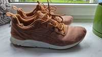 Buty Asics 45,5 w dobrym stanie