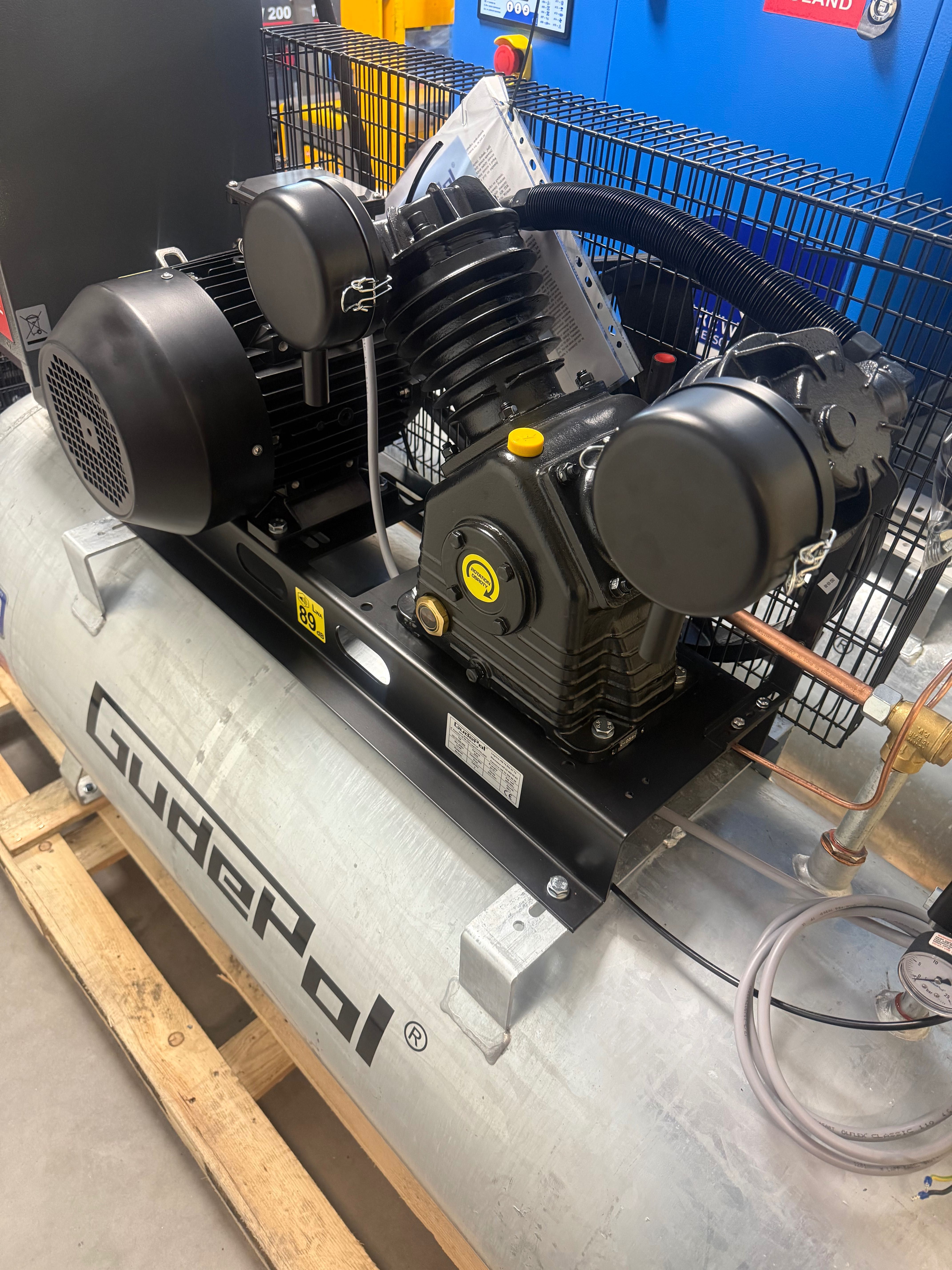 Kompresor - Sprężarka Gudepol HD 75/500/900VT 10 Bar