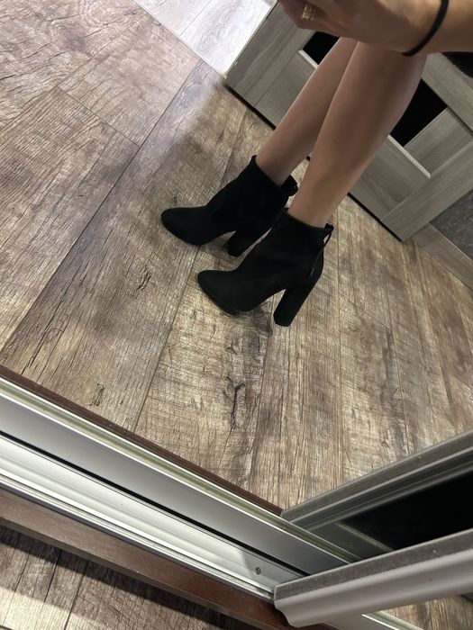 Ботінки на каблуку 36 розмір