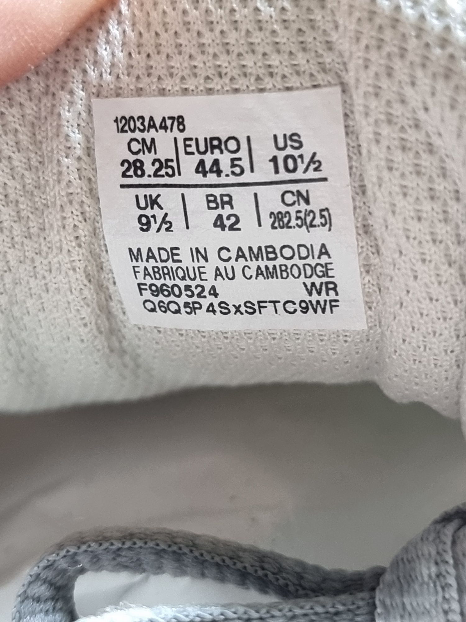 Оригінал 100% кросівки asics gt-2160  eur 44.5