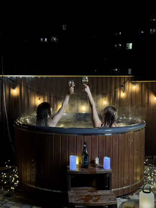 Будинок з басейном сауною/баня та чаном/джакузі