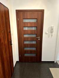 drzwi wewnętrzne , brązowe , używane, tanio.