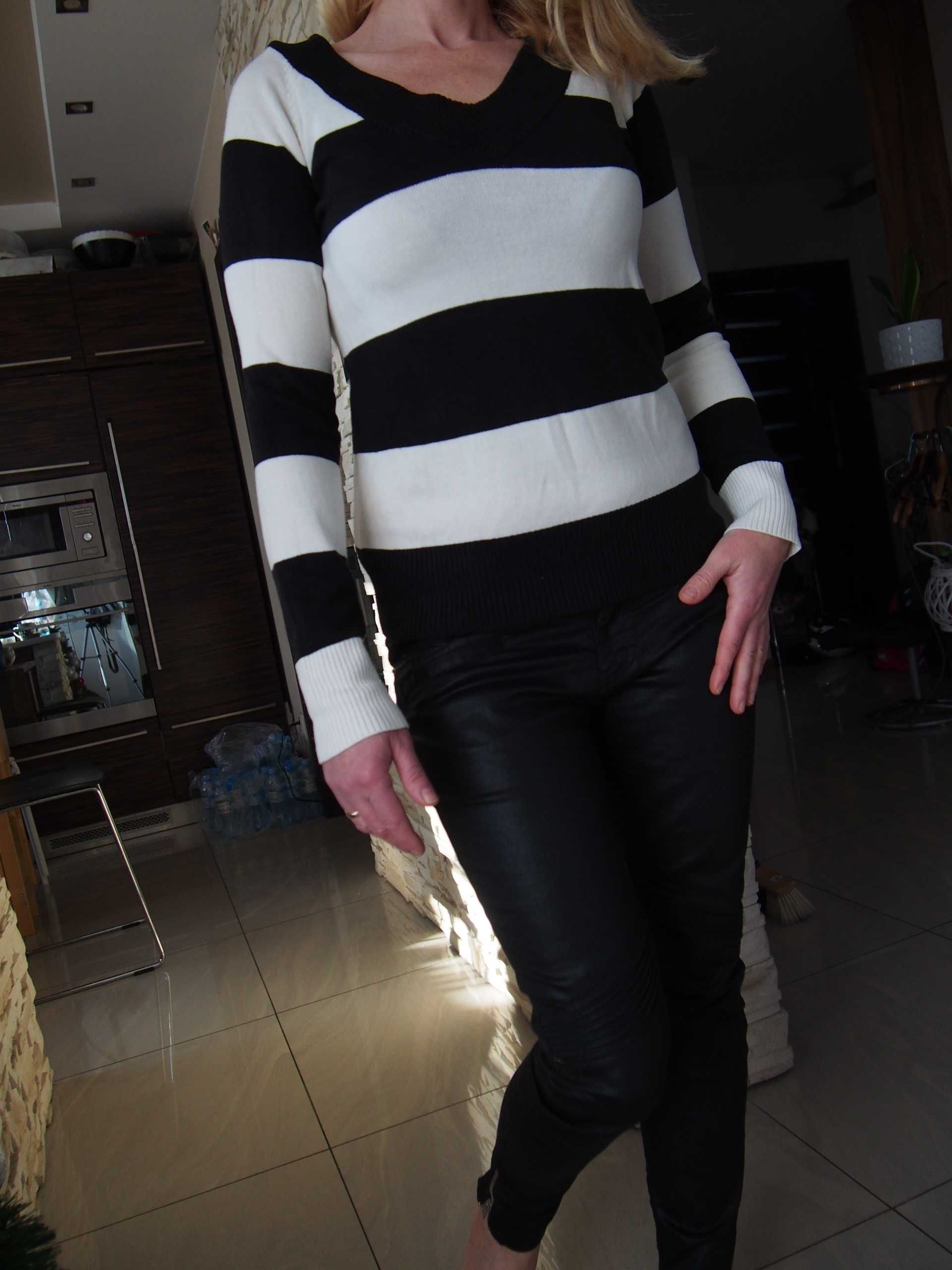 Sweter S/M czarno biały