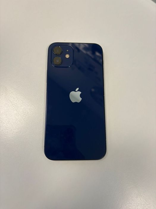 iPhone 12 Azul // 64GB