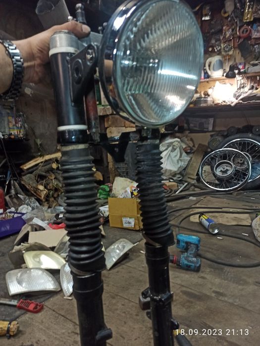 Вилка Ява 638,в зборе с фарой
