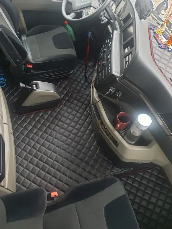 DYWANIKI PIKOWANE MAN TGX OD 2021 ADR (ręczny w podłodze)