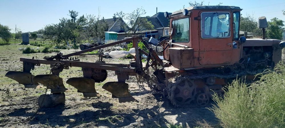Продам трактор Дт 75 з плугом