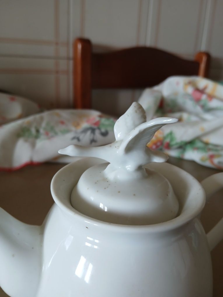 Bule de porcelana