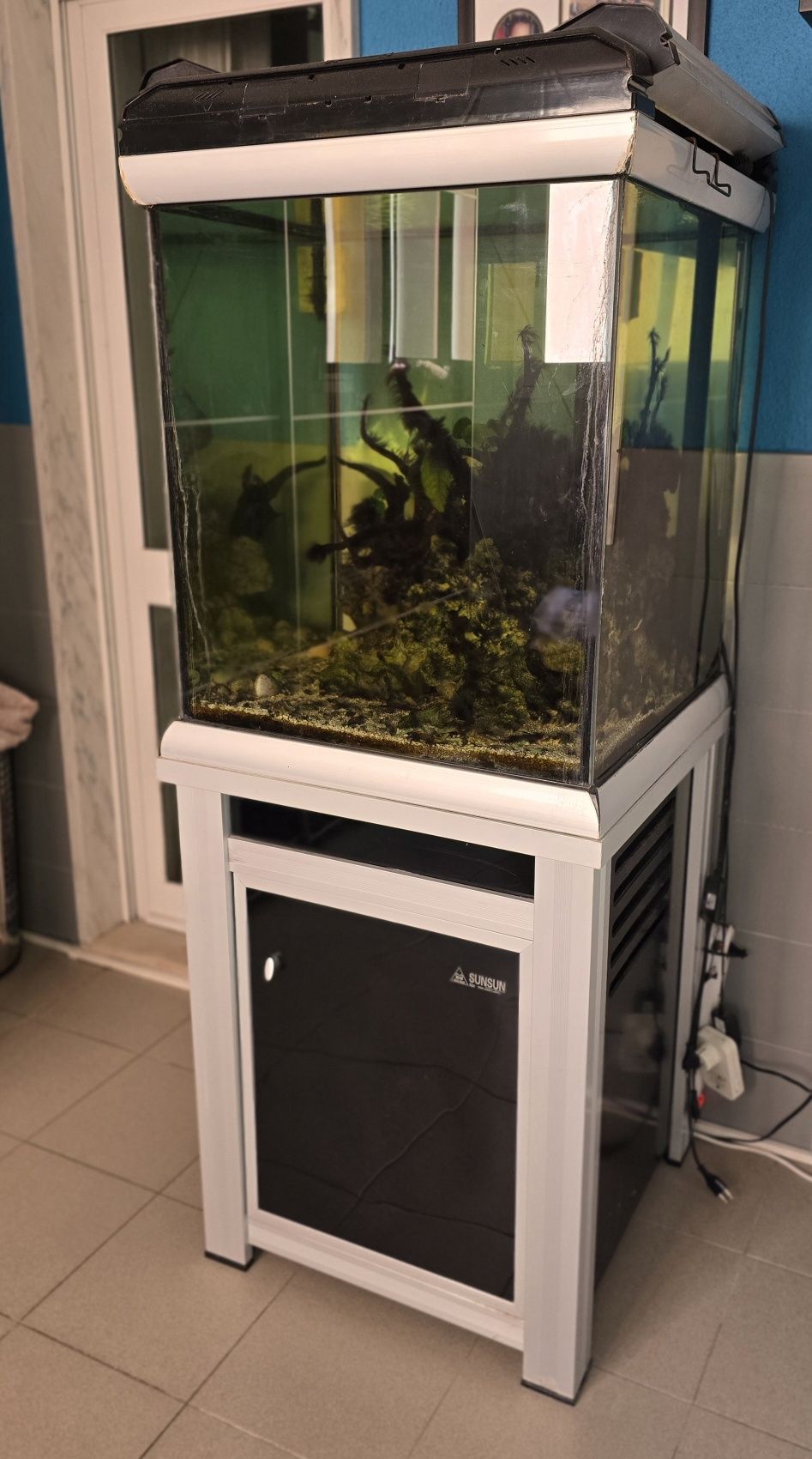 Aquario Cubo com sump Sunsun em alumínio/PVC Agua Salgada/Agua doce