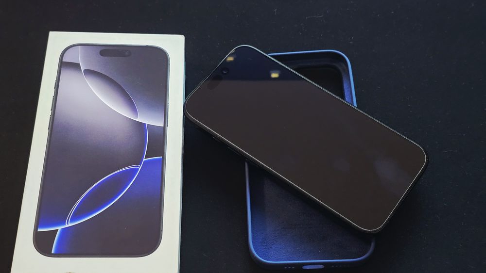 iPhone 16 Pro, Black Titanium, 512GB