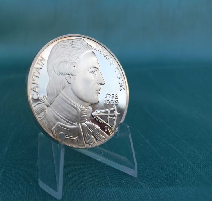 Срібний медальйон Джеймс Кук.