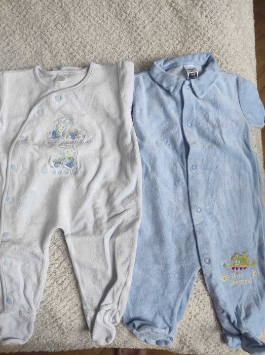 Dwa niebieskie, cieplejsze śpiochy 68