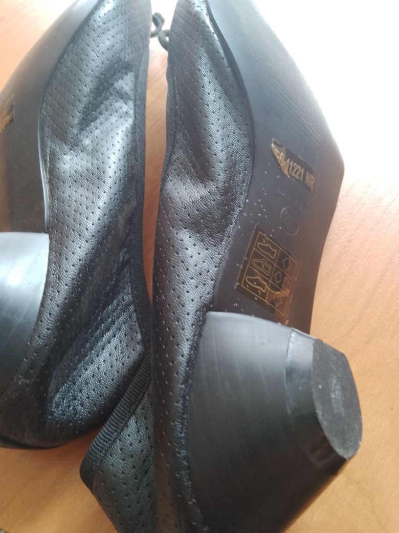 Ażurowe buty raxmax rozmiar 36 letnie czarne