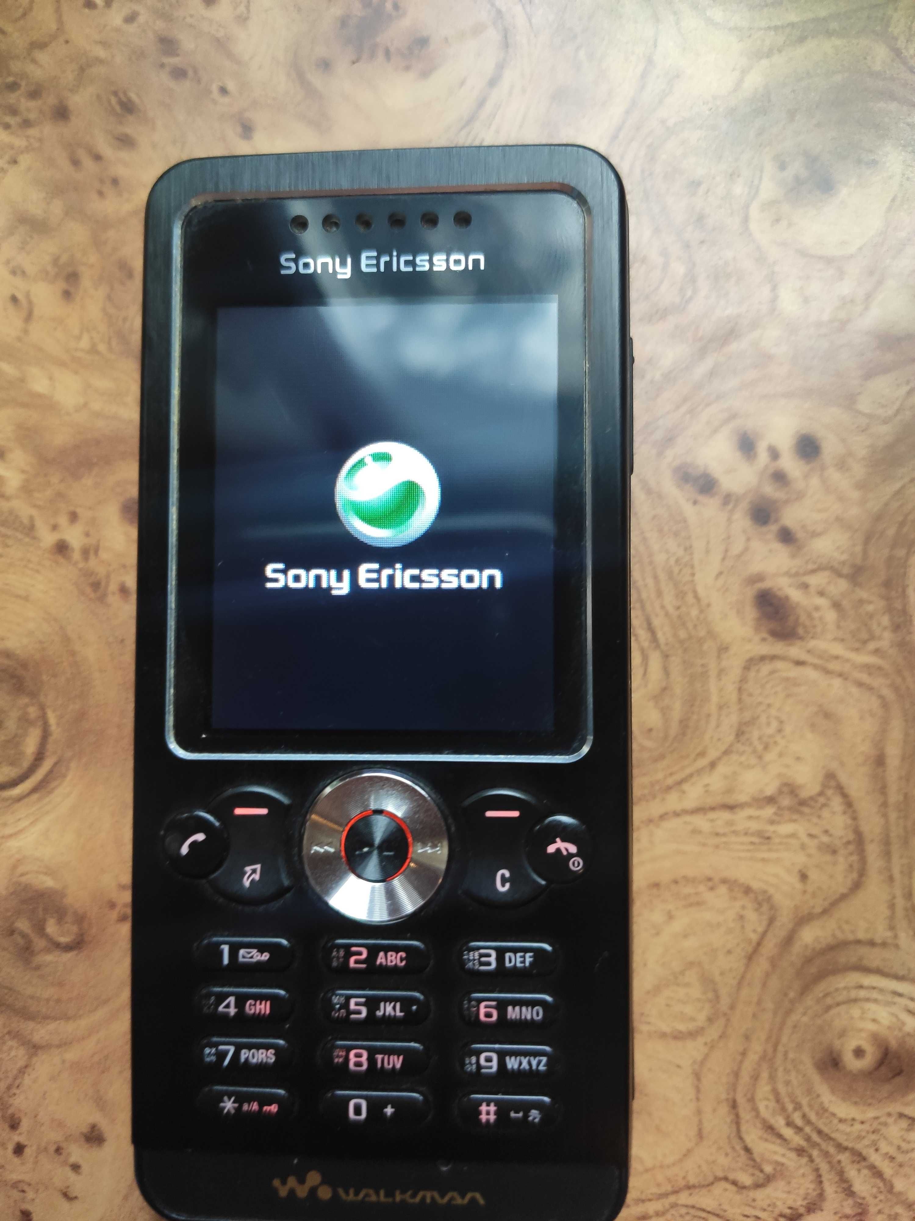Телефон Sony Ericsson w302i+карта 1 GB Memory Stick Micro (M2)