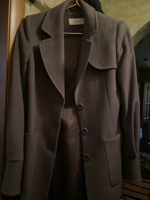 Жіноче сіре пальто