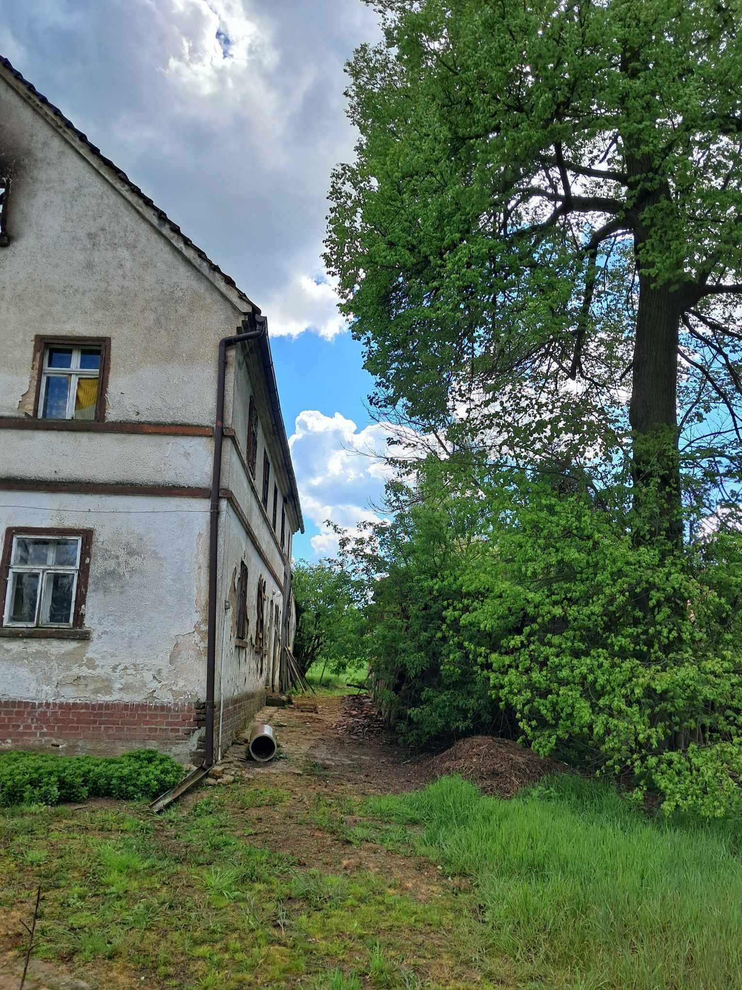 Aktualne na sprzedaż działka budowlana z domem do rozbiórki remontu