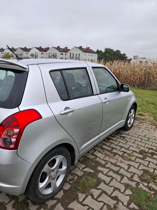 Suzuki Swift  1.3 , 93 KM , 2009 rok