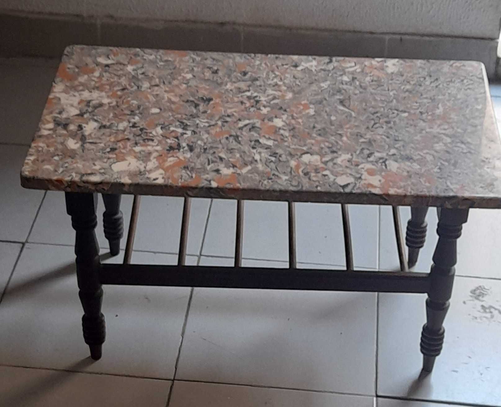 Mesa sala estar com pedra mármore