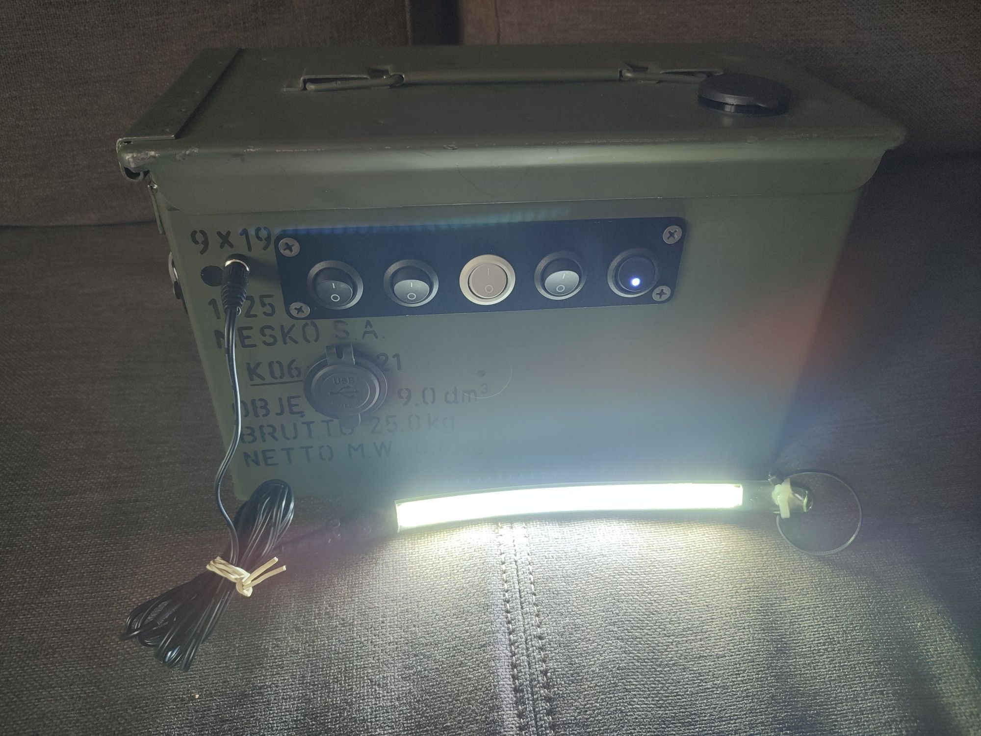 Power box bank energii akumulator żelowy awaryjne ładowanie i oświetle