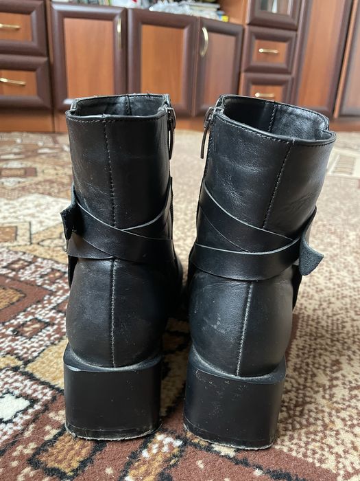 Ботінки жіночі шкіряні