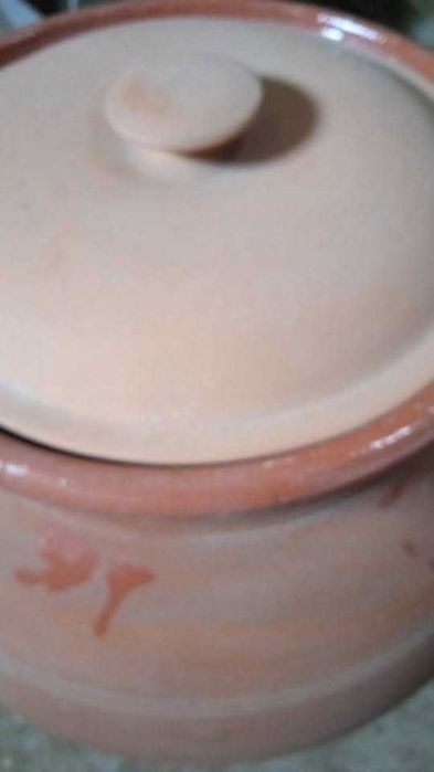 Pote de Barro com tampa Novo. Ideal para as azeitonas. Negociável