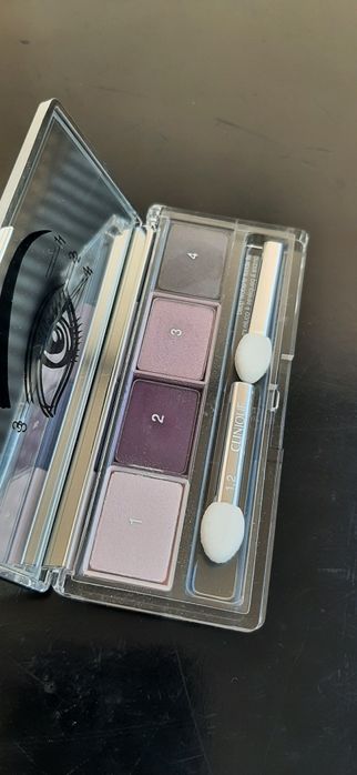 Clinique cienie do powiek odcienie fioletu