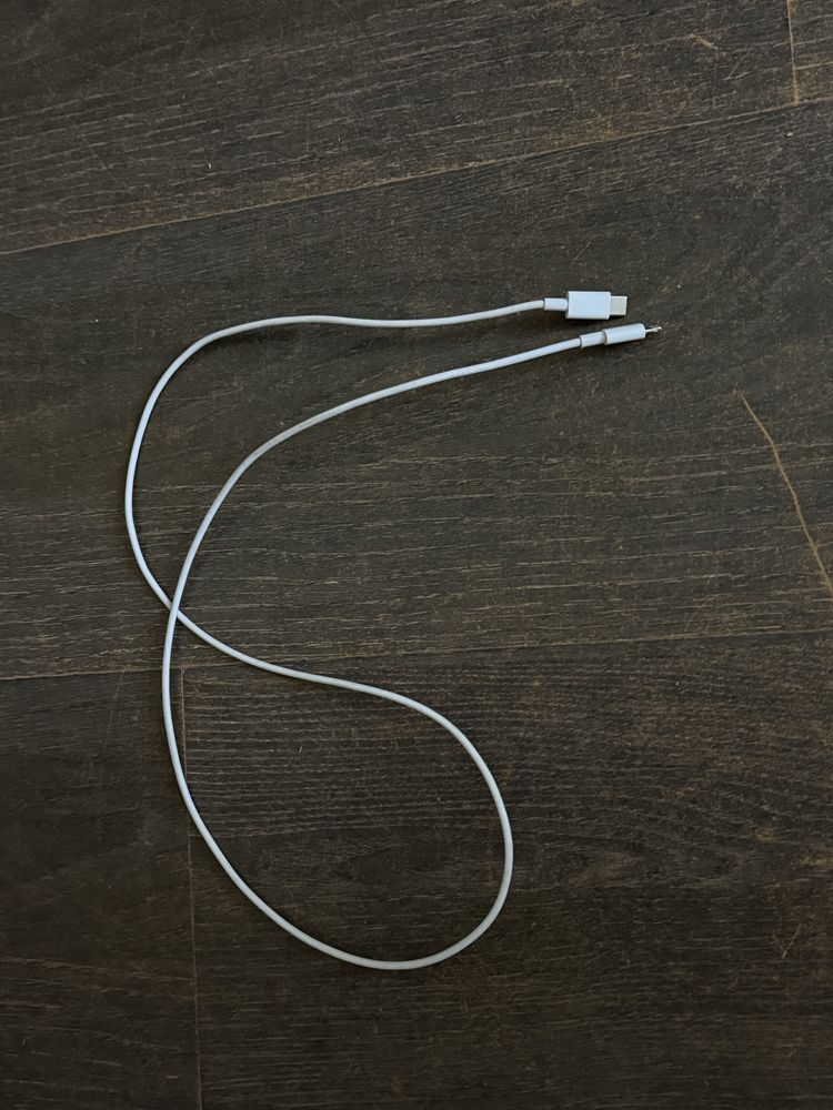 Кабель оригинальный Lightning  на айфон  / iphone