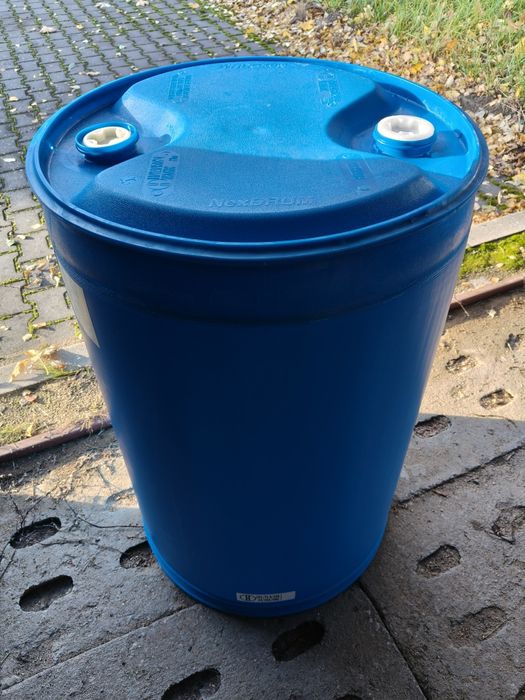 Beczka plastikowa 200 L czysta, jak nowa.
