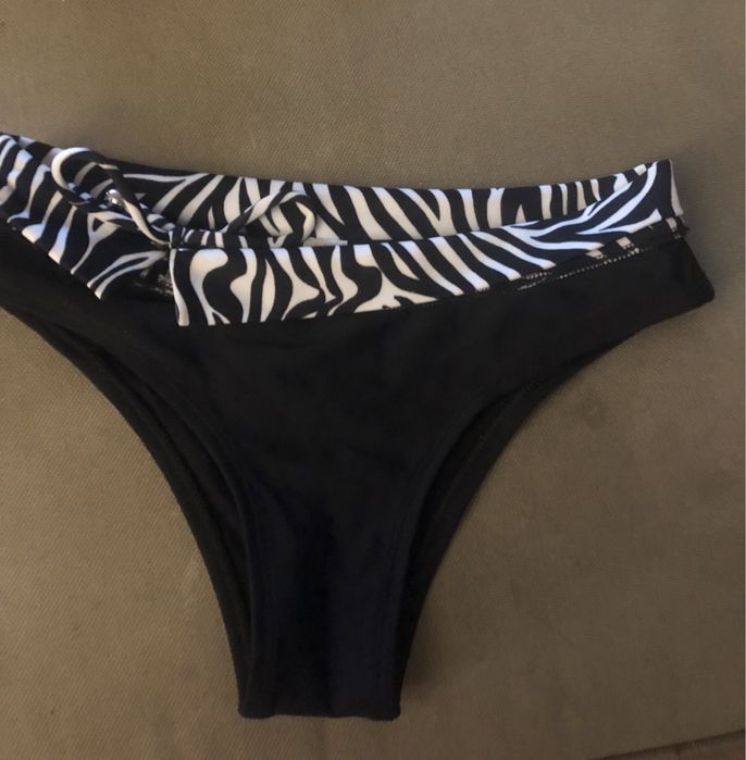 Biquini zebra forrado, cueca com fita e aplique