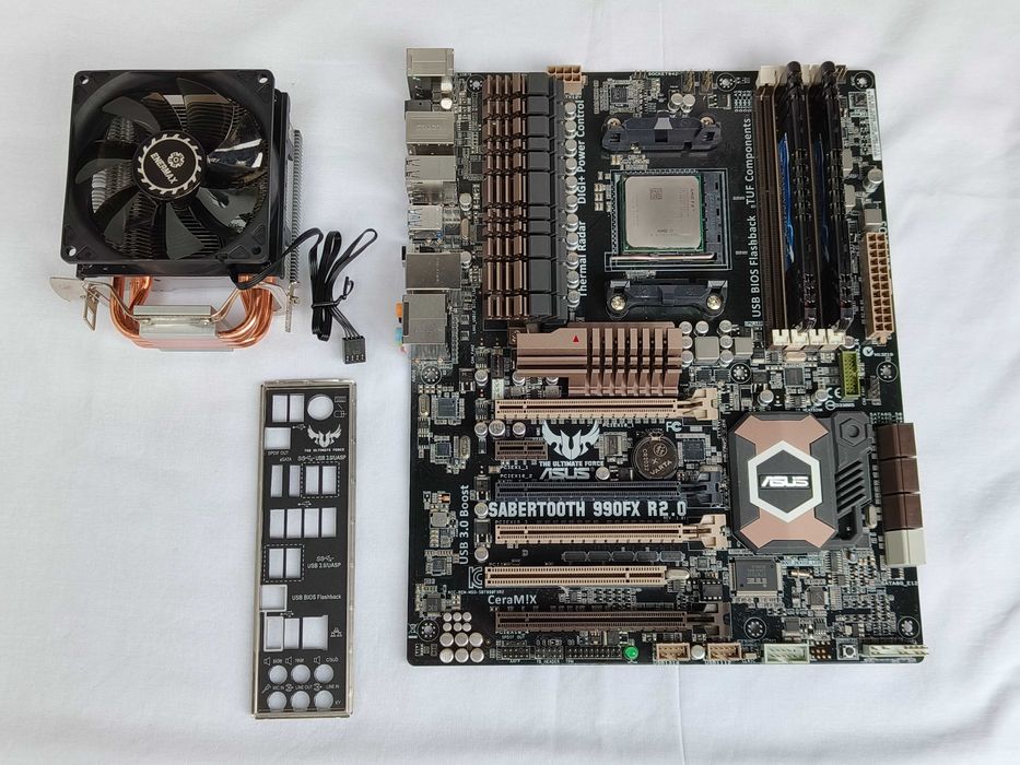 FX8320 Asus Sabertooth 990FX 8gb Ram