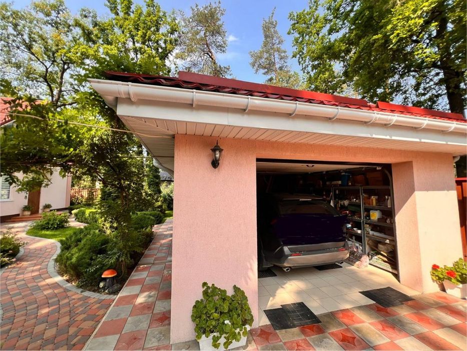 Продається неймовірний будинок неподалік від Центрального парку!