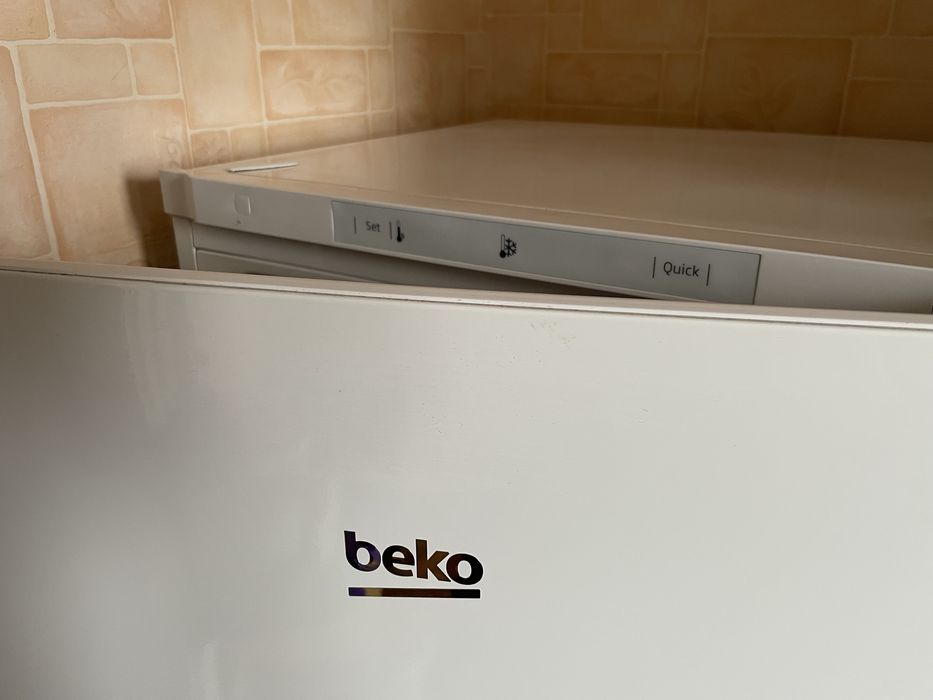 Морозильна камера Beko