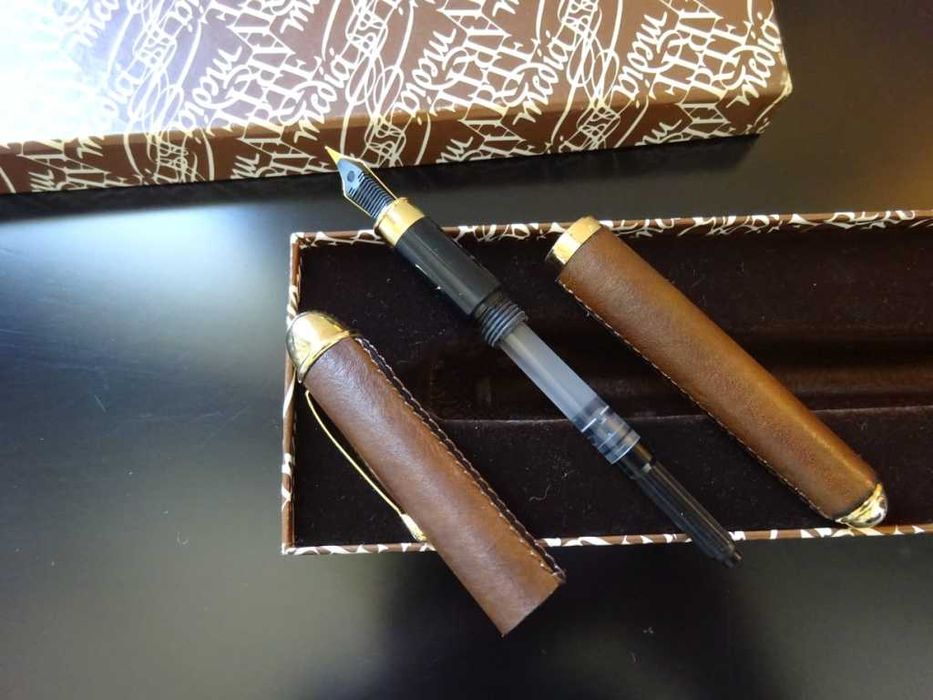 Arte Alemã caneta em Pele com aparo em iridiu, golden plate