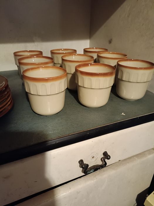 Kubki plus talerzyki PRL Tułowice