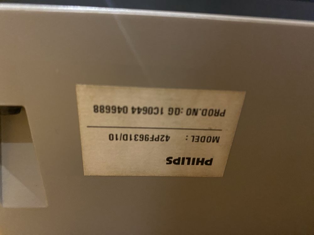 Телевізор Philips cineos 42pf9631d