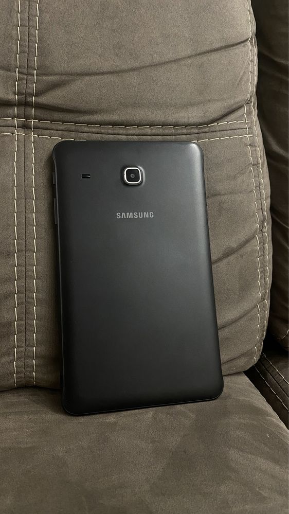 Samsung Galaxy Tab E 16GB Wi-Fi + LTE