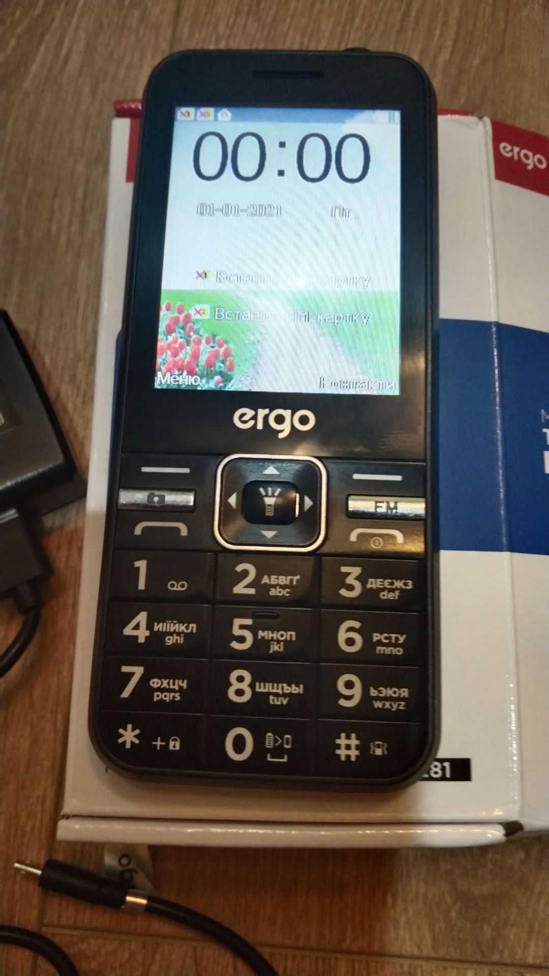 Мобiльний телефон Ergo E281 Dual -аккум.3000 мА·год