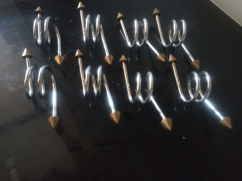 Stylowe, niebanalne dyspensery do serwetek materiałowych  sztuk 8