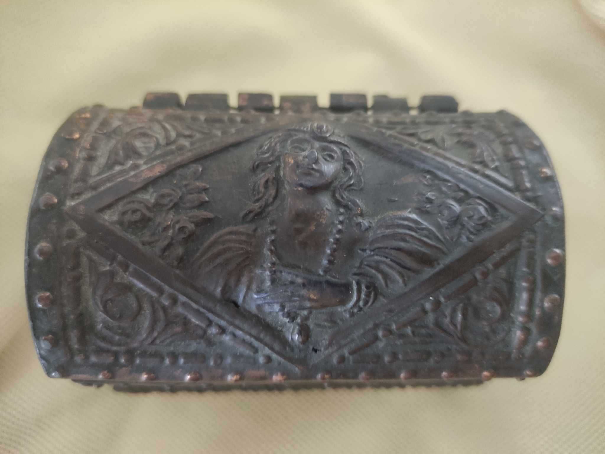 Cofre Joias com mais de 100 anos em bronze