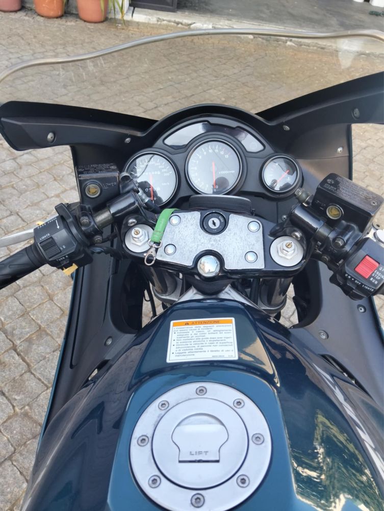 Moto Suzuki RF900 R