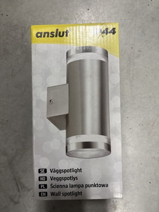 Trzy lampy anslut