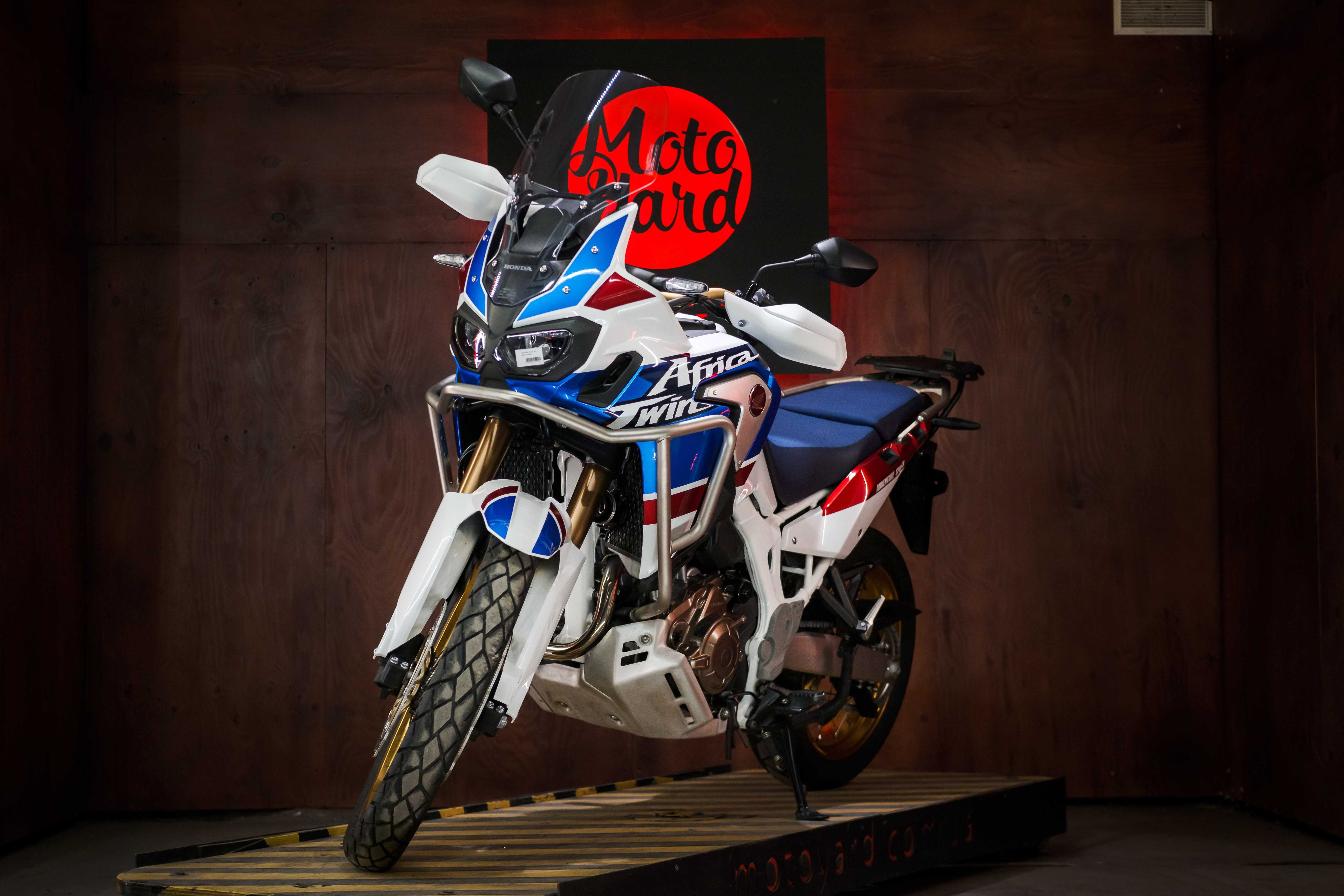 Продається Honda Africa Twin Adventure ABS Traction DCT із Японії